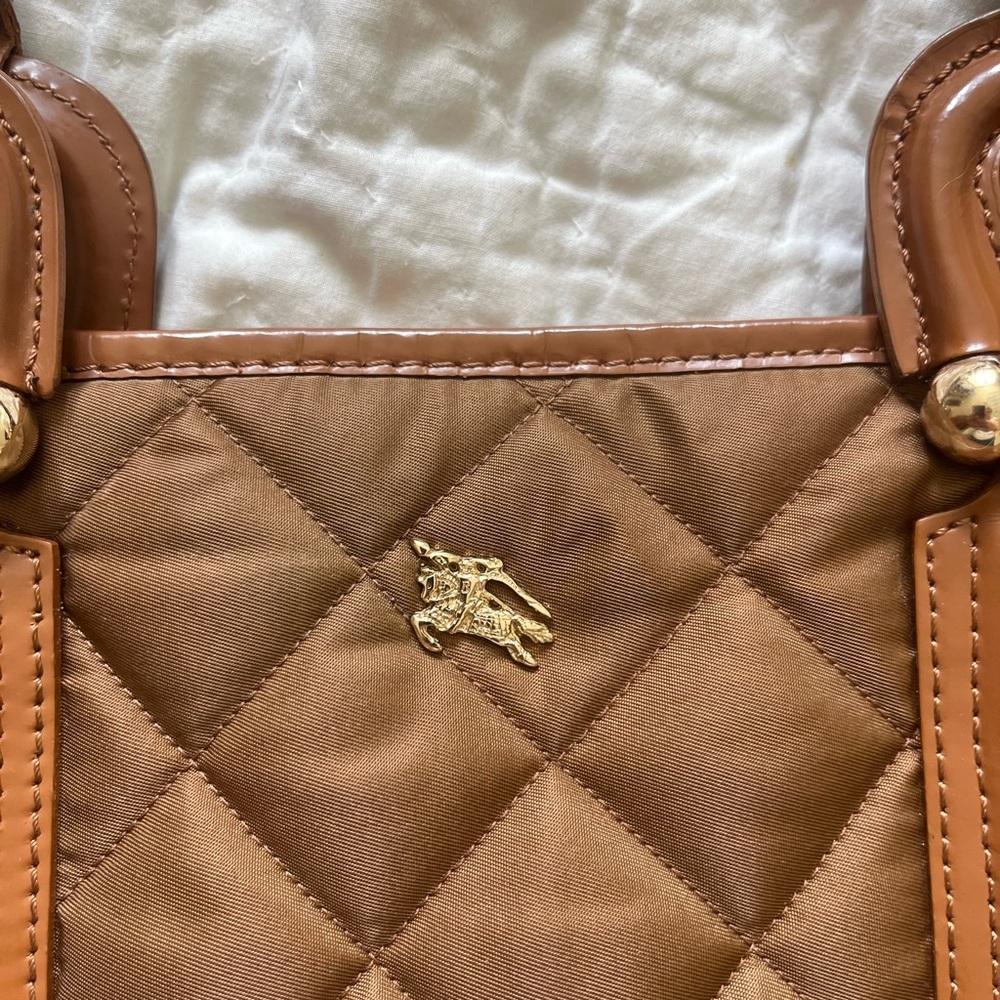 Burberry Quilted Grange Tote Large - Picture 2 of 8